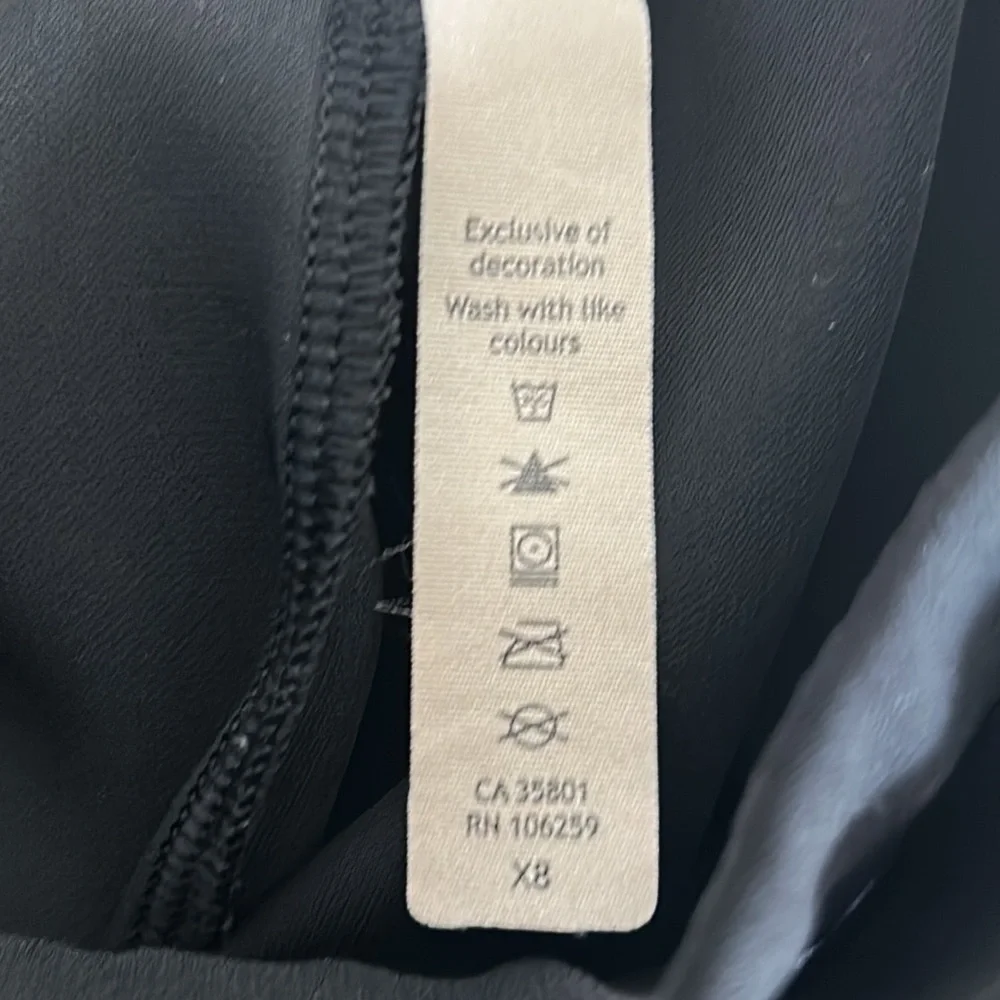 Lululemon Noir Crop wide leg tie front pants in black size 8